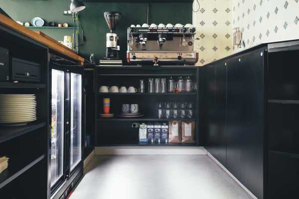 Kaffeeküche und Theke im Café lauritz | Tischlermeister Richard Wintermann