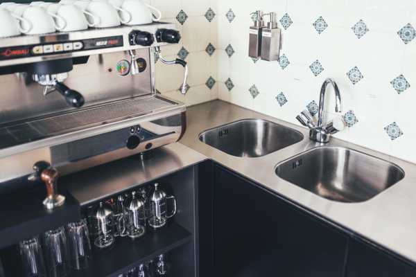 Kaffeeküche und Theke im Café lauritz | Tischlermeister Richard Wintermann